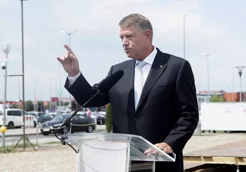 Iohannis, sabotat la un eveniment de mai multe elicoptere ale MApN, care au survolat zona (FOTO)