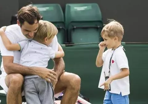 Roger Federer i-a adus la antrenament pe gemenii Leo și Lenny. Elvețianul a renunțat la Nike / GALERIE FOTO