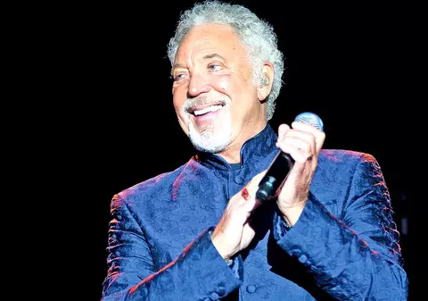 Tom Jones, în spital din cauza unei infecţii bacteriene. Artistul şi-a anulat concertele