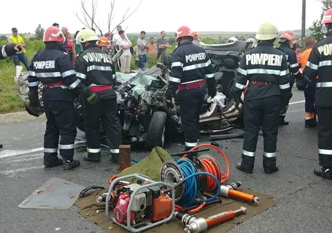 Grav accident în Bălțați, județul Iași, între un autocar, un microbuz și o mașină. Peste 30 de persoane sunt implicate. A fost activat planul roșu de intervenție