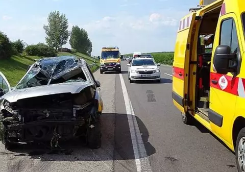 O familie de români a fost victima unui accident pe o autostradă în Ungaria