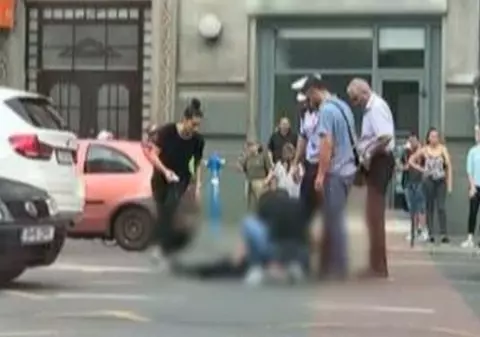 Accident în Capitală. Un poliţist a fost lovit