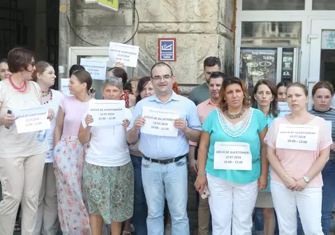 VIDEO / Revoltă în sistemul de probaţiune. Consilierii se pregătesc de o grevă generală