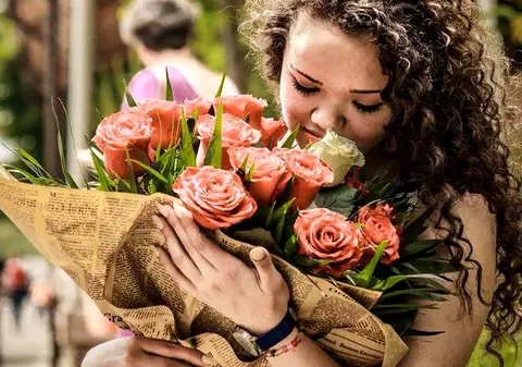 Amanda, fetița căreia i-a căzut un acoperiș în cap la Galați, a dat BAC-ul. A luat note foarte bune și vrea să plece din țară