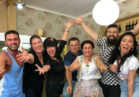 Două foste concurente ”Chefi la cuțite”, bucătari în restaurantul lui Nea Mărin