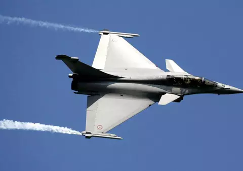 Avioanele britanice trimise în România au interceptat un bombardier rus deasupra Mării Negre