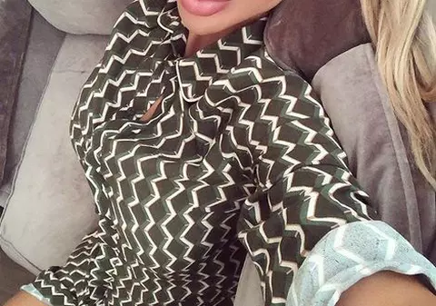 Bianca Drăgușanu, mai provocatoare ca niciodată. Cum s-a pozat în așternuturi