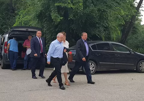 Vasile Blaga, întâlnire cu foștii lideri PDL, în frunte cu Emil Boc; Se discută implicarea sa în partid (FOTO/ VIDEO)