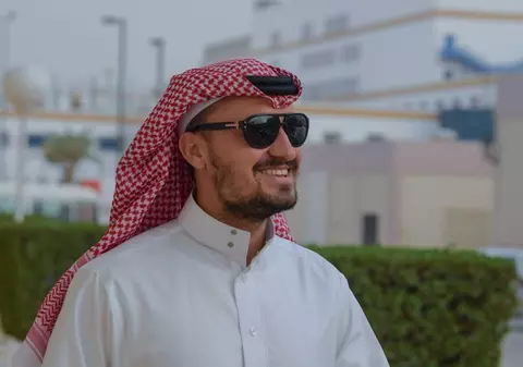 Budescu e șeic. Arabii l-au îmbrăcat pe Costică în haine tradiționale