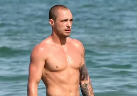 FOTO | Vladimir Drăghia a ieșit cu iubita la terasă. Cuplul și-a plimbat pe rând fetița