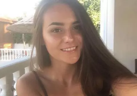 FOTO | O studentă s-a spânzurat după ce a plecat dintr-un club în care petrecuse alături de prieteni