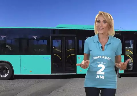 Autobuzele noi din București vor fi turcoaz. Culoarea e iubită de primarul Gabriela Firea. Cum explică totul
