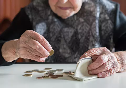 LIBERTATEA TE AJUTĂ: Fiscul poate popri mai mult de o treime din pensie?