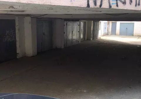 Situație absurdă pentru locuitorii din centrul Timișoarei. Primăria le-a făcut program cum să-și folosească garajele