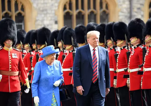 VIDEO / Regina Elisabeta a II-a l-a primit pe Donald Trump la Castelul Windsor