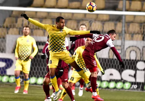 Daco-Getica București s-a înscris în Liga a 2-a. Comitetul Executiv al FRF a aprobat schimbarea numelui clubului Juventus. Noua siglă, în articol