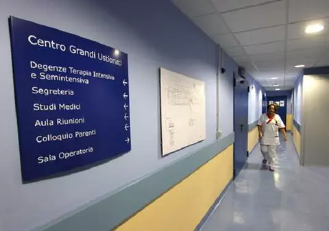 Scene şocante în Italia. O româncă, în comă, după ce şi-a dat foc şi a ars ca o torţă