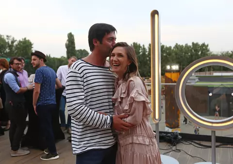 VIDEO/ Adela Popescu și Radu Vâlcan vor să-și crească copiii fără acces la gadget-uri. „În cercul ăsta vicios, pierzi contactul cu realitatea”