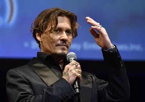 Johnny Depp a ajuns la o înţelegere cu foştii săi manageri pe care îi acuza de fraudă