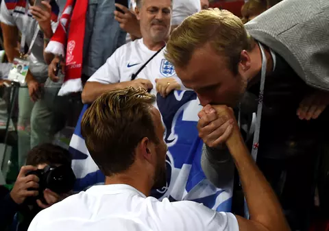 I-a pupat mâna lui Harry Kane. Gestul îi aparține fratelui golgheterului Angliei