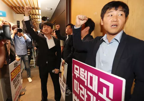 Patronii din Coreea de Sud pot ajunge la închisoare dacă își obligă angajații să lucreze peste program