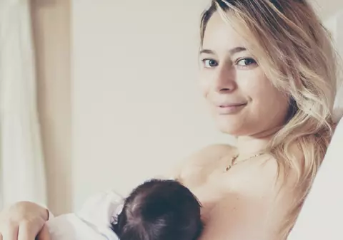 Laura Cosoi a întâmpinat dificultăți după ce a născut. “Am intrat în alertă “