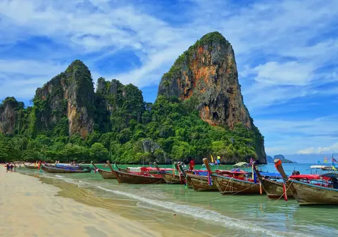 (P) Insule de corali, orașe futuriste și plaje tropicale, de văzut într-un circuit în Asia de Sud Est
