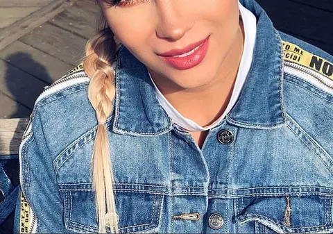 Lora își aniversează mama. Urările publice pe care i le-a făcut celei care i-a dat viață