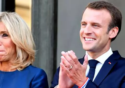 FOTO | Brigitte Macron, în costum de baie. Cum arată soția președintelui Franței