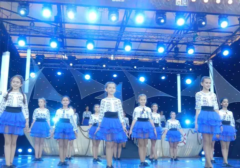 VIDEO/ S-a rupt scena de la Festivalul Mamaia Copiilor, chiar în momentul premierii. „Le-au pus viața în pericol”