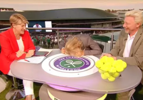 Martina Navratilova s-a dat cu capul de masă, după ce a auzit explicațiile Simonei Halep / VIDEO