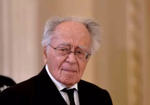 Mesajul lui Mihai Şora, după violenţele din Piaţa Victoriei: "Caii nu au nicio vină"