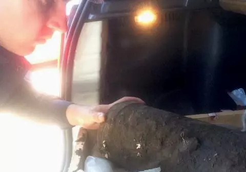Un bărbat din Teleorman a găsit un obuz în podul casei. Pirotehniștii au venit a doua zi