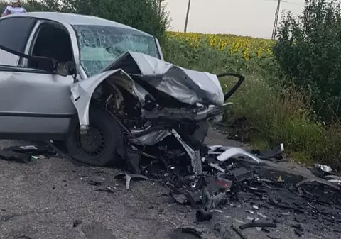 Doi morți și doi răniți într-un accident pe un drum județean din Olt