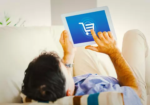 (P) Primul parc comercial din România trece în on-line