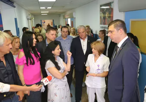 Sorina Pintea reclamă numărul mic de ambulanțe de pe litoral și vrea suplimentarea echipajelor