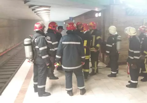 FOTO | Incident la metrou, între stațiile Eroii Revoluției și Constantin Brâncoveanu