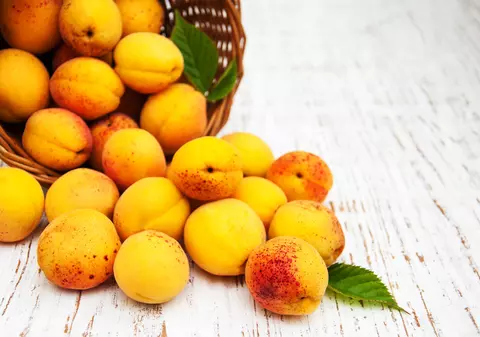 Rețete exotice cu caise. Supă armenească, tocană marocană și tartă frangipane