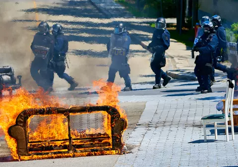 Proteste în Franța, după ce poliția a ucis un tânăr