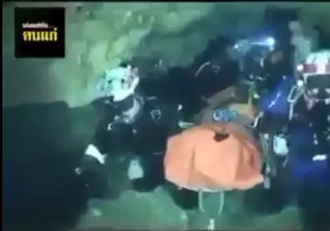 VIDEO | Imagini din timpul operațiunii de salvare din Thailanda. Cum au acționat scafandrii