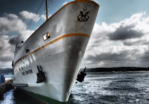 O navă cu 22 de români la bord a fost reținută într-un port din Franța. Oamenii erau neplătiți de mai multe luni