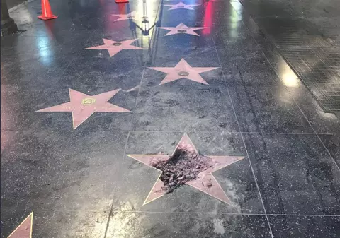 Steaua lui Donald Trump de pe Hollywood Walk of Fame a fost distrusă