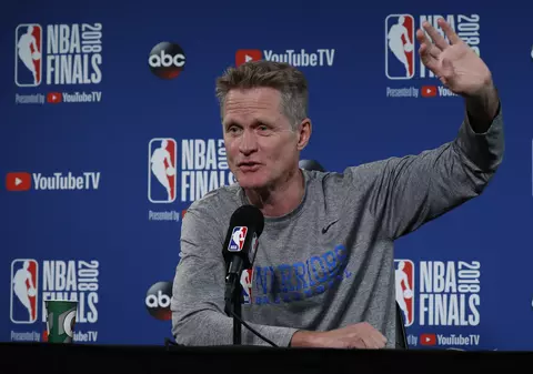 Antrenorul Steve Kerr și-a prelungit contractul cu Golden State Warriors, campioana NBA