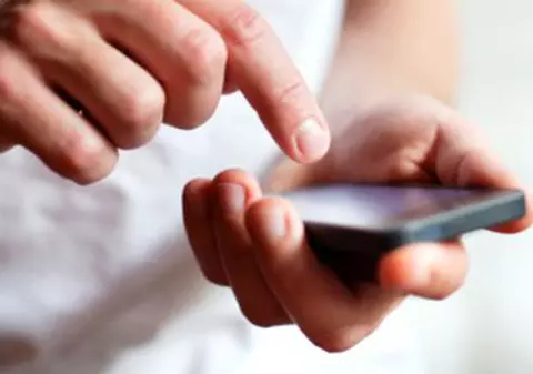 Un bărbat a fost condamnat la închisoare pentru că nu a putut să-și deblocheze telefonul