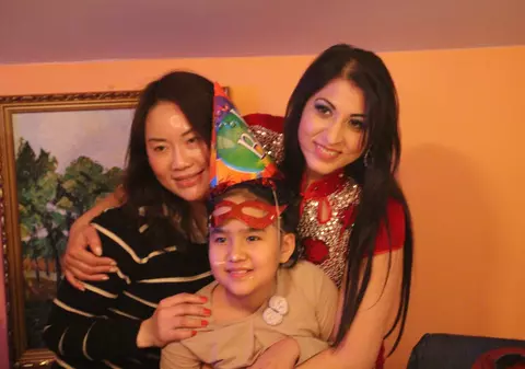 EXCLUSIV/ Povestea cântăreței Cristina Boboacă, devenită Teresa Tina din dragoste pentru un chinez. A mers până în Tibet ca să-și vindece inima frântă