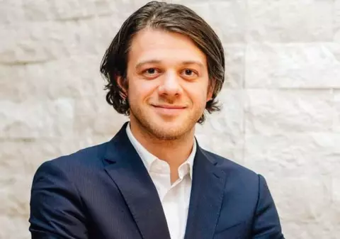 Cine este milionarul care va prelua Rapidul: ”Am bani, altfel nu mă băgam!”