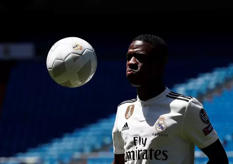 Real Madrid l-a prezentat pe Vinicius. Fotbalistul brazilian are 18 ani