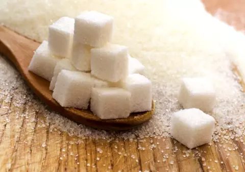 Izolată în casă, lumea consumă mai puțin zahăr. Cererea a scăzut pentru prima oară în ultimii 40 de ani