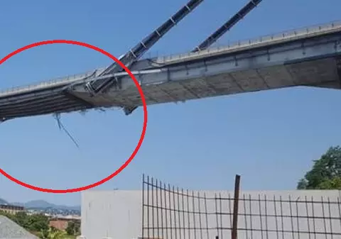 Fotografia care scandalizează Italia. Podul Morandi a fost surprins "sfărâmându-se" cu doar câteva săptămâni înainte de tragedie