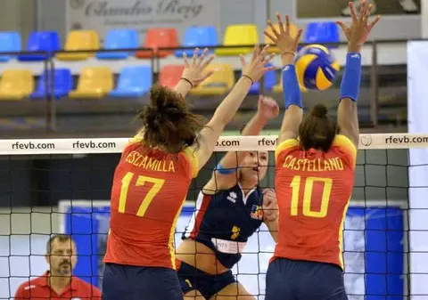 Naționala feminină de volei a reintrat în calculele pentru calificarea la CE 2019. A debutat antrenorul bulgar Nikolai Ivanov